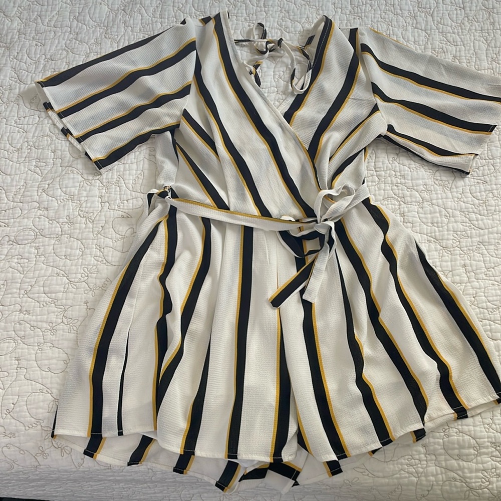 White striped Trixxi short Romper with belt